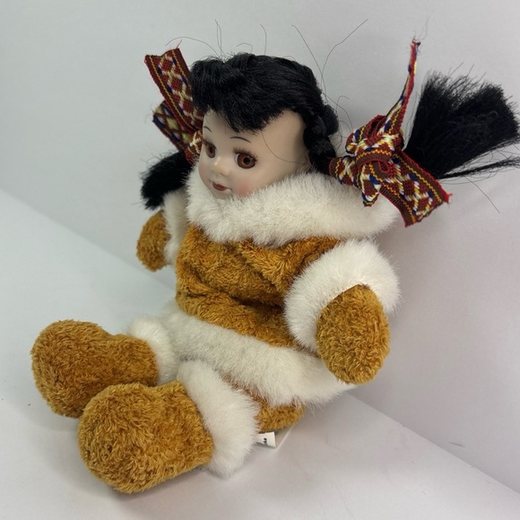Adorable Eskimo Girl Doll Alaska Native Doll Plush Faux Fur 8” Anchorage - Picture 2 of 5